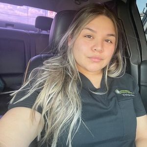 Meet your Posher, Yolanda